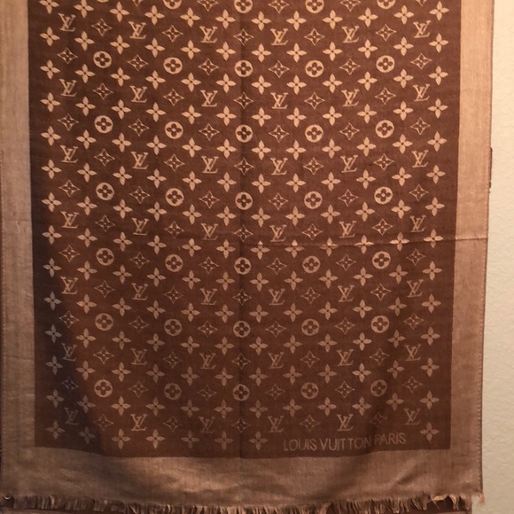 Louis Vuitton scarf - Picture 1 of 5